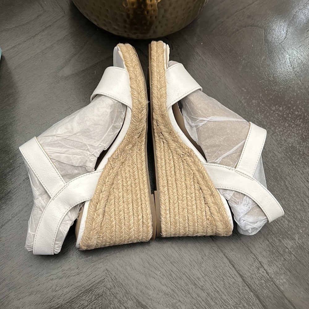 LIFESTRIDE Tango Wedge Espadrilles - Picture 9 of 13